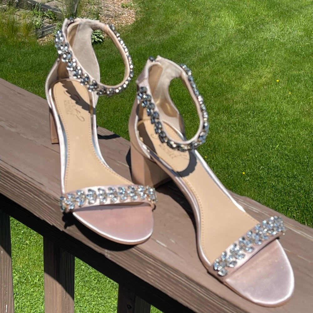 Jewel BADGLEY MISCHKA Bronwen Embellished
Evening Shoe *brand new - never worn*